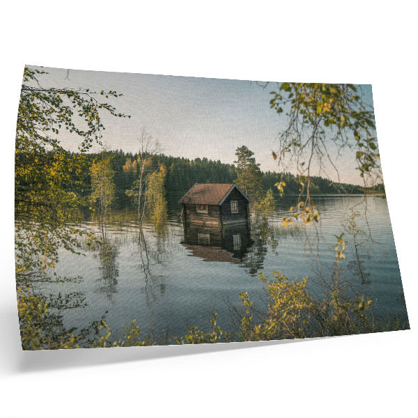 Väggposter Sjöstuga med skogsvattenreflektion fred