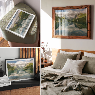 Väggposter Pittoreska berg ovanför sjön, tydlig reflektion