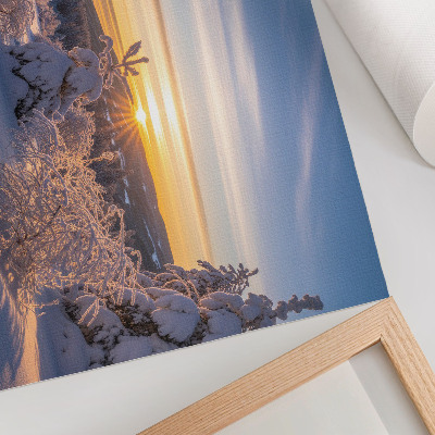 Stilren väggposter Vinterlandskap med snö och sol vid horisonten