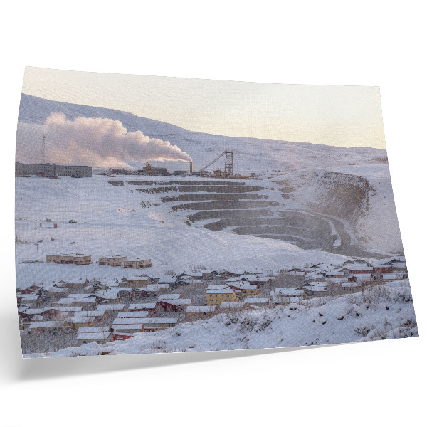 Poster till sovrum Vinterlandskap med kullar och en skorsten