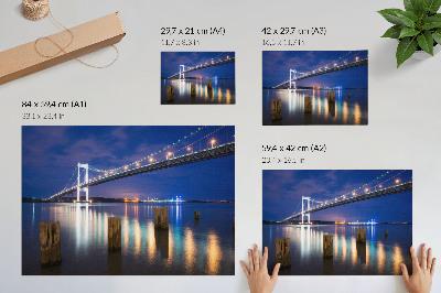 Stilren väggposter Bro natt glöd vatten reflektion harmoni