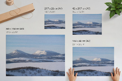 Poster till sovrum Snöiga berg vinterlandskap klar himmel