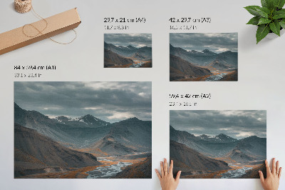 Stilren väggposter Stämningsfulla berg, orange bäckar, dramatiska moln