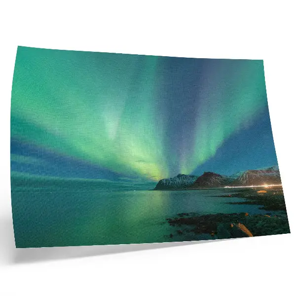 Poster till sovrum norrsken över havet med en magisk atmosfär