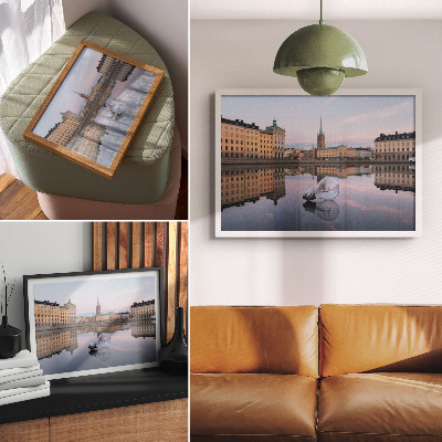 Stilren väggposter Reflektioner av byggnader i pastellfärger
