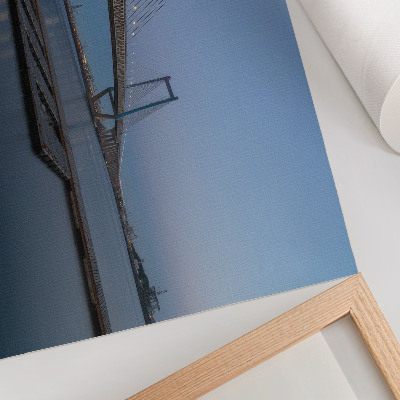Poster Bro mot bakgrund av skymning, lugnt vatten, modernitet
