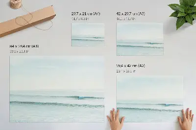Väggposter med minimalistiskt motiv av surfare i havsvågor