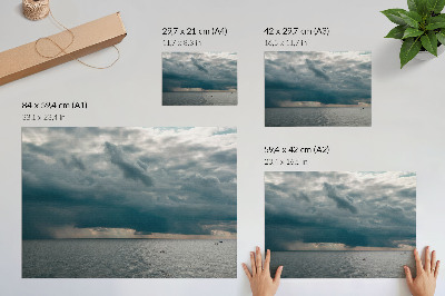 Poster Stormig himmel över ett hav fullt av rymd