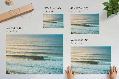 Väggposter havsvågor vid horisonten