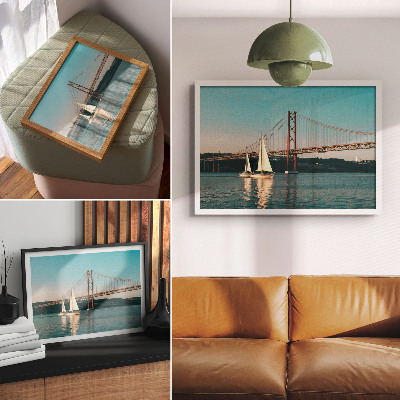 Väggposter En bro och segelbåtar över vattnet i pastellfärger