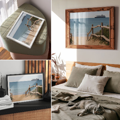 Stilren väggposter Strandskepp hav träräcken sand