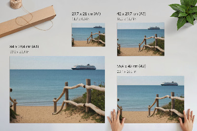 Stilren väggposter Strandskepp hav träräcken sand