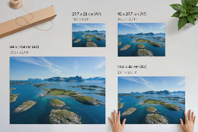 Poster Öar med berg, blå himmel, grön vegetation
