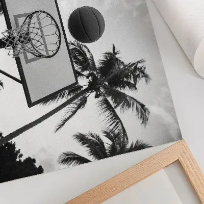 Väggposter basketkorg bland palmer med svartvit bakgrund