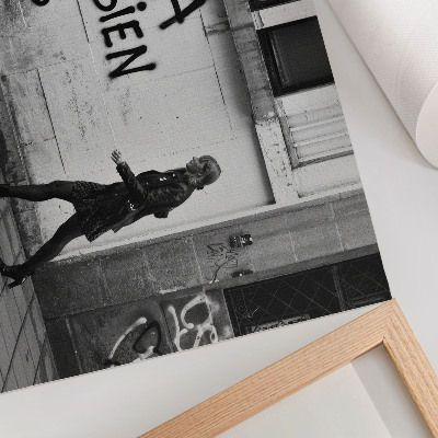 Poster till sovrum Kontrasterande urban scen med svartvit graffiti