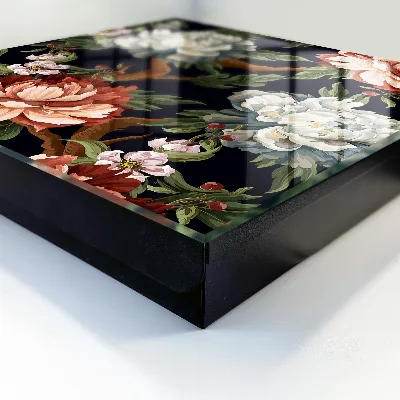 Nyckelskåp med motiv av naturens blommor