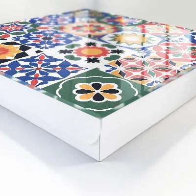 Nyckelskåp med motiv av blommosaik