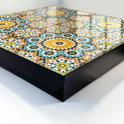 Nyckelskåp med geometriskt mosaikmönster