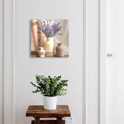 Nyckelskåp med motiv av blommor i en vas