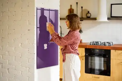 Magnetisk skrivtavla i färgen lila