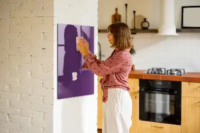 Magnetisk skrivtavla i färgen lila