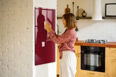 Magnetisk skrivtavla i vinröd färg