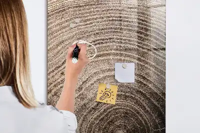 Magnetisk rittavla med motiv av trädets årsringar