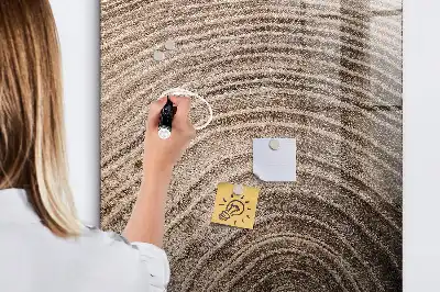 Magnetisk rittavla med motiv av trädets årsringar