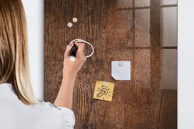 Magnetisk skrivtavla i mörkt trä
