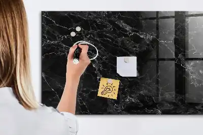 Magnetisk rittavla i dekor av mörk marmor