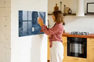 Magnetisk rittavla i elegant marmorutförande