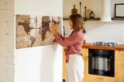 Magnetisk rittavla med motiv av en vintage världskarta