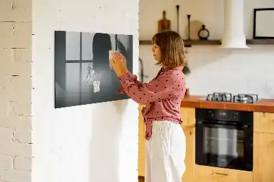 Magnetisk tavla med penna vandrare i mörkret