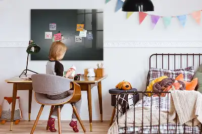 Magnetisk tavla med penna vandrare i mörkret