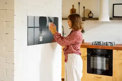 Magnetisk tavla med penna vandrare i mörkret