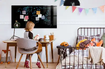 Magnetisk rittavla med motiv av världskartans konturer