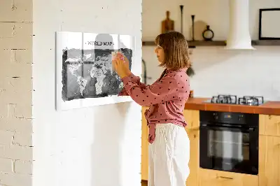 Magnetisk rittavla med motiv av retro världskarta