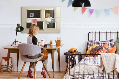 Magnetisk tavla med penna retroramar