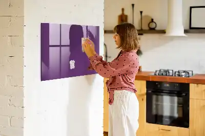 Magnetisk tavla med penna i färgen lila