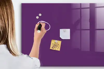 Magnetisk tavla med penna i färgen lila