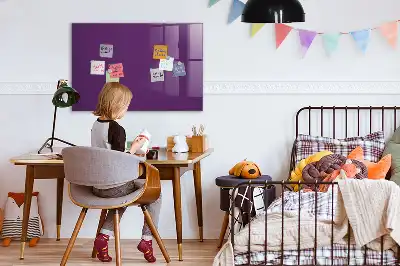 Magnetisk tavla med penna i färgen lila