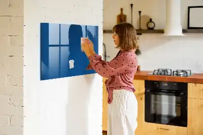 Magnetisk tavla med penna i mörkblått utförande