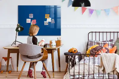 Magnetisk tavla med penna i mörkblått utförande