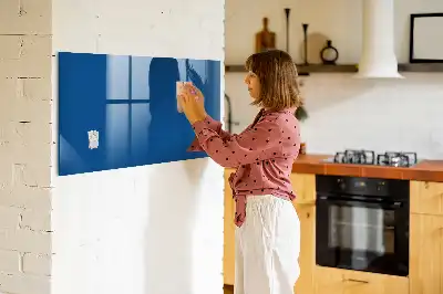 Magnetisk tavla med penna i mörkblått utförande
