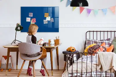 Magnetisk tavla med penna i mörkblått utförande