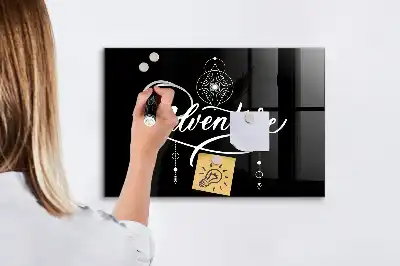Magnetisk tavla med penna och motivet Äventyr