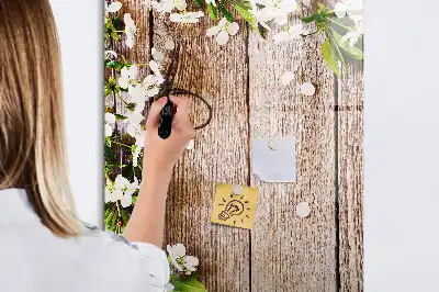 Tavla att skriva på med motiv av blommor på träbrädor