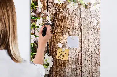 Tavla att skriva på med motiv av blommor på träbrädor
