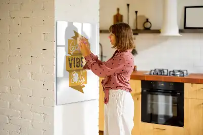 Tavla att skriva på med texten bara bra vibbar