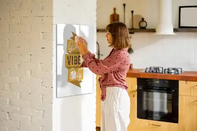 Tavla att skriva på med texten bara bra vibbar